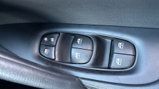 Nissan Qashqai 1.3 DiG-T 160 N-Connecta 5dr DCT Petrol Hatchback